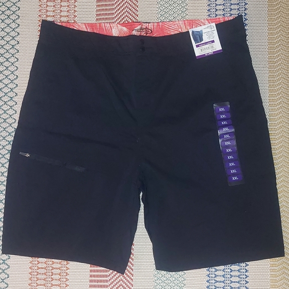 Brand New Reel Life Outdoors shorts - Picture 1 of 3